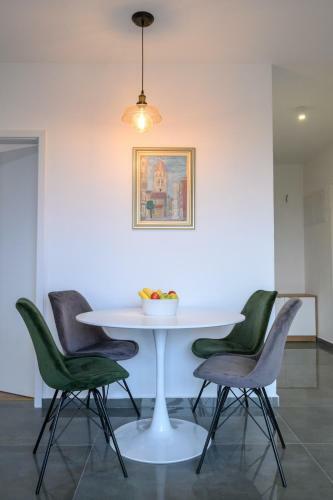 Luxury Apartments Leonika