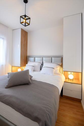 Luxury Apartments Leonika