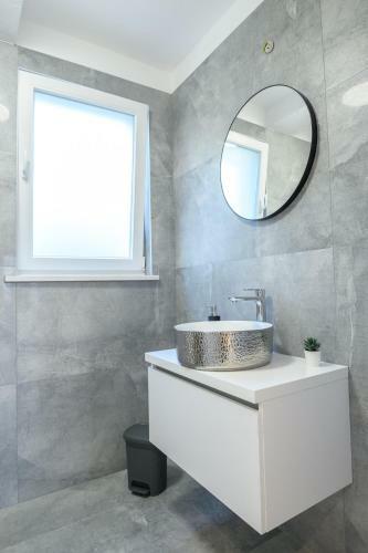 Luxury Apartments Leonika