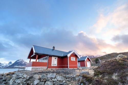 Fin Hytte Med Sj�tomt