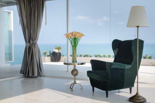 Villa Thalassa Absolute Sunrise Seaview