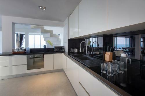 Villa Thalassa Absolute Sunrise Seaview