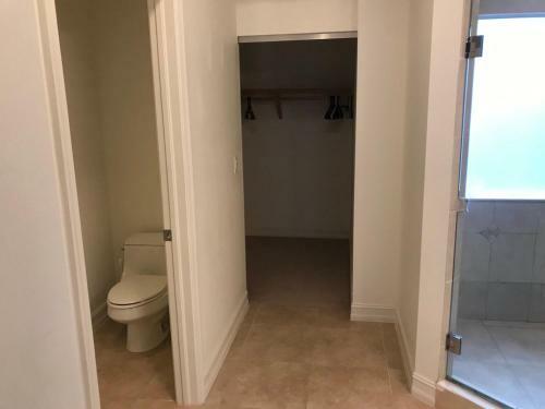 Sunny And Relaxing 2br Apartment With Parking!