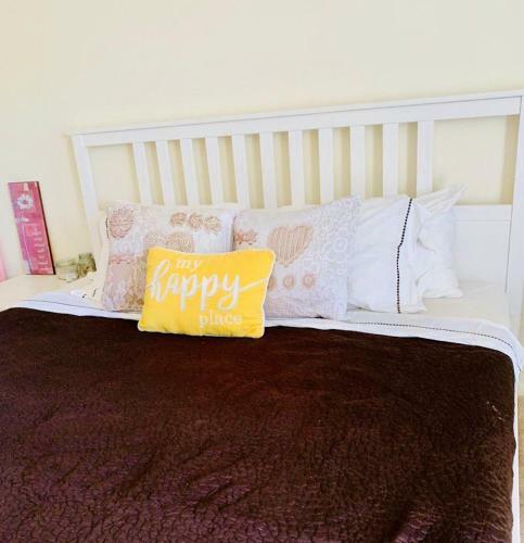 Sunny And Relaxing 2br Apartment With Parking!