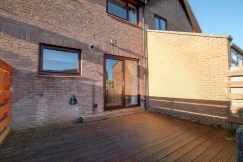 Barolo House - Quiet Residential Town House