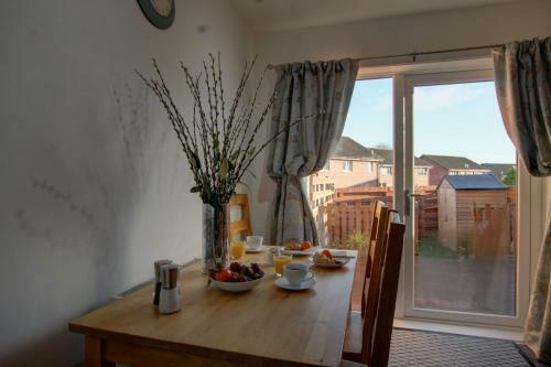 Barolo House - Quiet Residential Town House