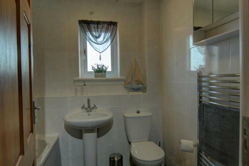 Barolo House - Quiet Residential Town House