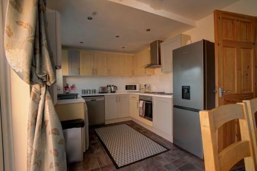 Barolo House - Quiet Residential Town House
