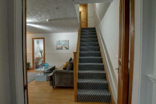 Barolo House - Quiet Residential Town House