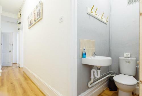 Apartamento Handpost Lodge By Propertri