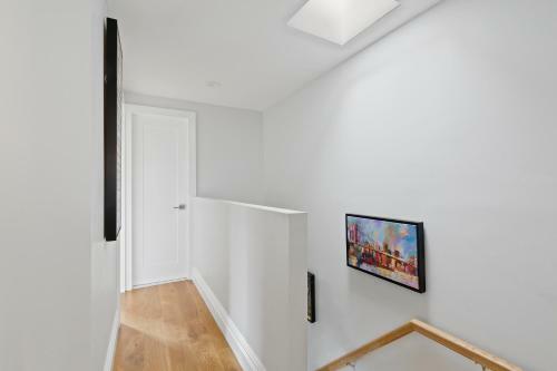 Secluded Williamsburg House With Gym And Pooltable
