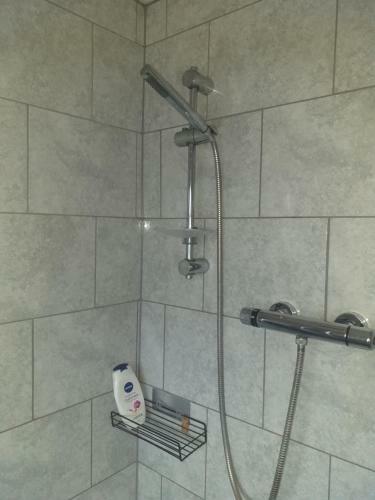 Large Double Room With Shared Bathroom