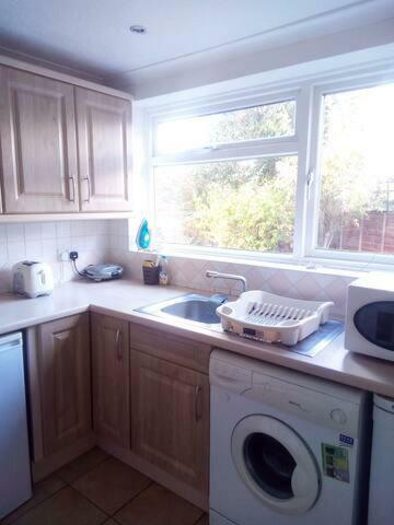 Large Double Room With Shared Bathroom
