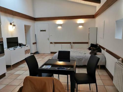 Hostal La Loge