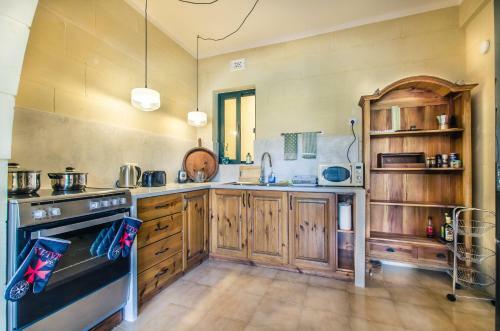 Apartamento 'feel@home' Xlendi Retro Designer Apt 30sec From Beach