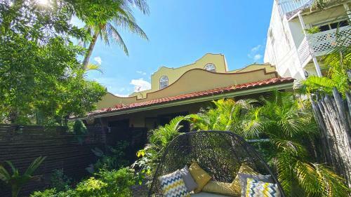 Casa Carey 2 Steps From The Beach Puerto Morelos Mex