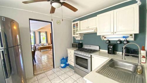 Casa Carey 2 Steps From The Beach Puerto Morelos Mex