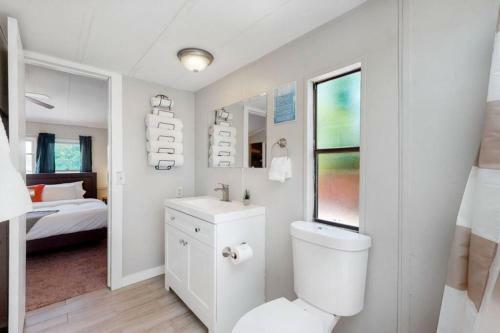 Denver Oasis Grove With 3 Bedrooms 2 Bathrooms And Yard