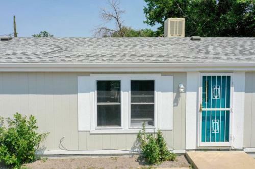 Denver Oasis Grove With 3 Bedrooms 2 Bathrooms And Yard