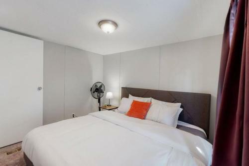 Denver Oasis Grove With 3 Bedrooms 2 Bathrooms And Yard
