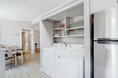 Denver Oasis Grove With 3 Bedrooms 2 Bathrooms And Yard