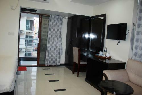 Hotel Elaf International