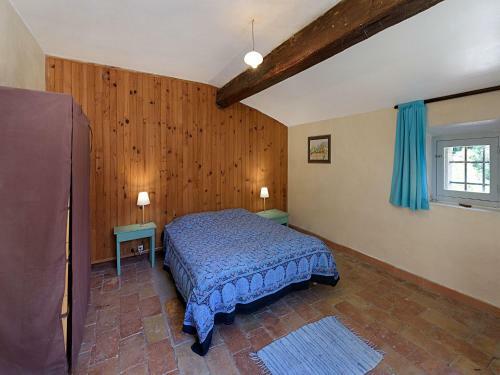 Spacious Apartment In Aimargues With Garden