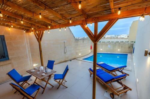 Gozo Apartment W/private Pool, Cosy Terrace, Bbq & AC