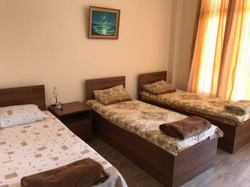 Hostal Guest House Mandarin On Titova 85
