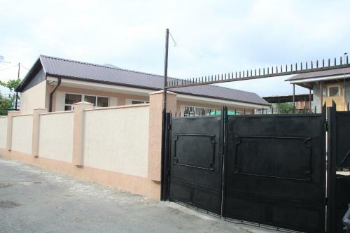 Hostal Guest House Mandarin On Titova 85