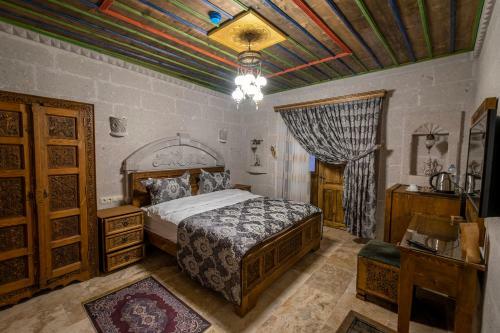 Bed & Breakfast Underground Cave Suites Hotel