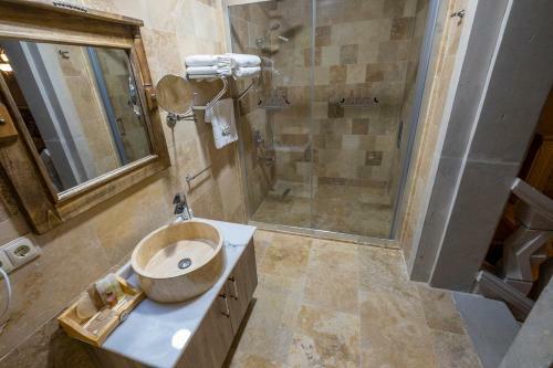 Bed & Breakfast Underground Cave Suites Hotel