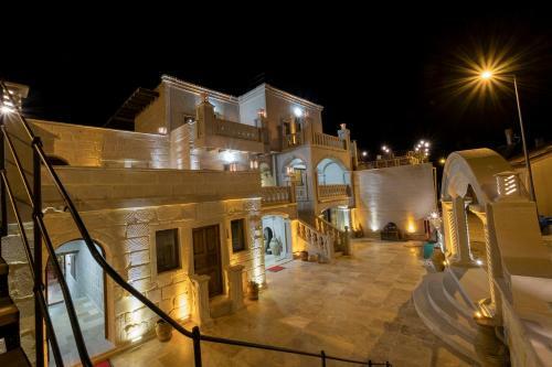Bed & Breakfast Underground Cave Suites Hotel