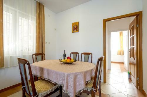 Apartments Elena