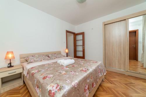 Apartments Elena