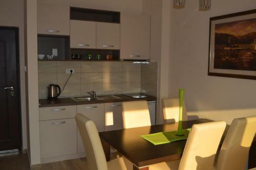 Hostal Apartments Mm