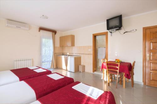 Apartments Konte