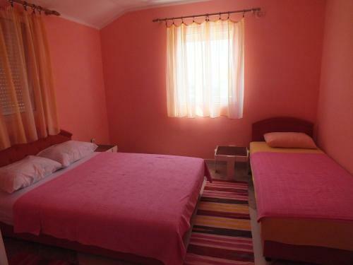 Apartments Trsteno