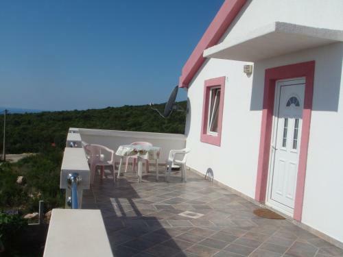 Apartments Trsteno
