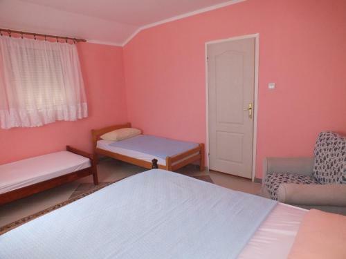 Apartments Trsteno