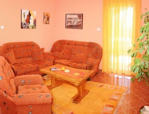Apartments Trsteno