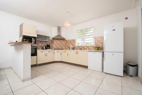 Villa Perroquet 4****- 157 M2- Piscine, Acc�s Direct � La Plage Boucan Canot