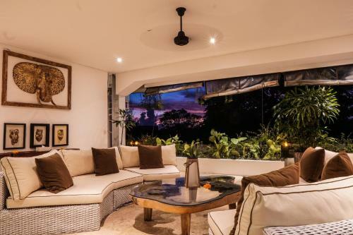 *opening Promo* Luxury 5+1 Bdr Villa 100m To Beach