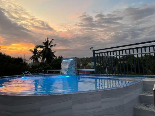 Villa Charming Apartelle With Swimming Pool -exclusive