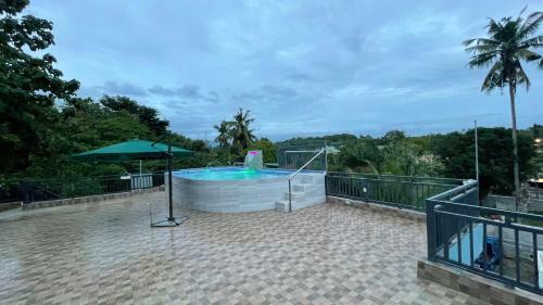 Villa Charming Apartelle With Swimming Pool -exclusive