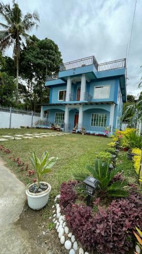 Villa Charming Apartelle With Swimming Pool -exclusive
