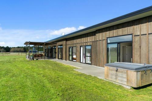 The Modern Farmstead - Greytown Accommodation