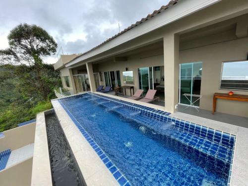 Lavish 5 Br Seaview Pool Villa