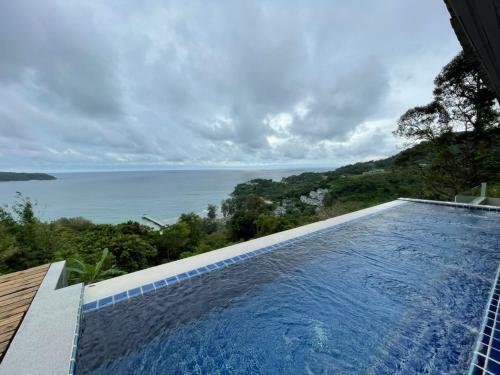 Lavish 5 Br Seaview Pool Villa