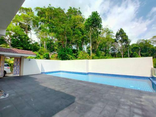 Lavish 5 Br Seaview Pool Villa